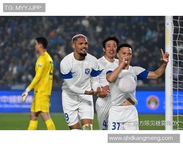 武汉足球队防守战术解析与球员表现评估