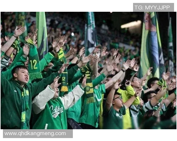 球迷感动足球明星的温暖故事与不凡瞬间展现人性光辉 球迷感动足球明星的温暖故事与不凡瞬间展现人性光辉