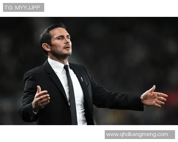 揭开足球明星身世之谜的神秘面纱探索他们不为人知的成长故事与背景